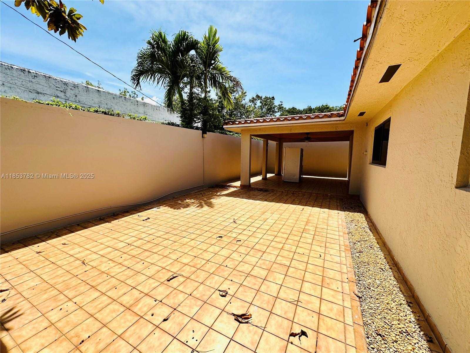 Small Image of 201 SOUTH WEST 40TH AVE, Miami Number 30