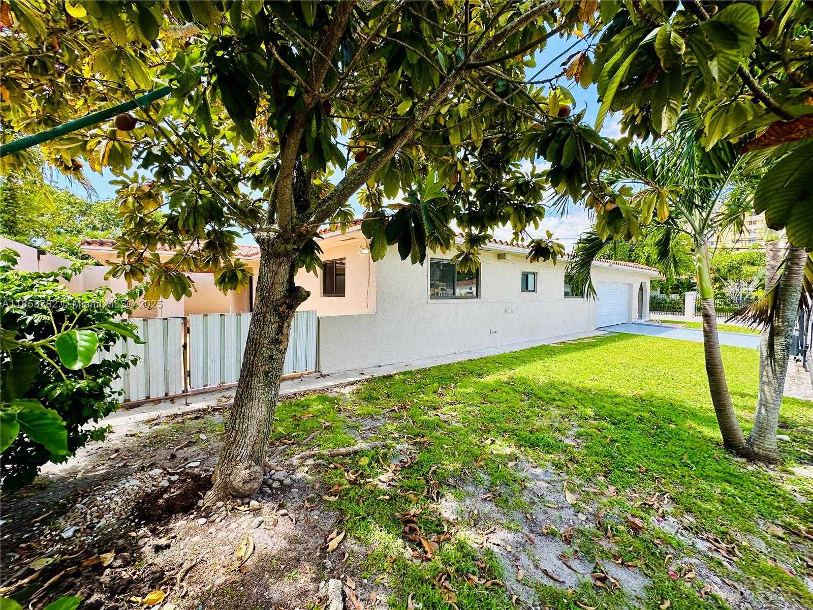 Small Image of 201 SOUTH WEST 40TH AVE, Miami Number 4