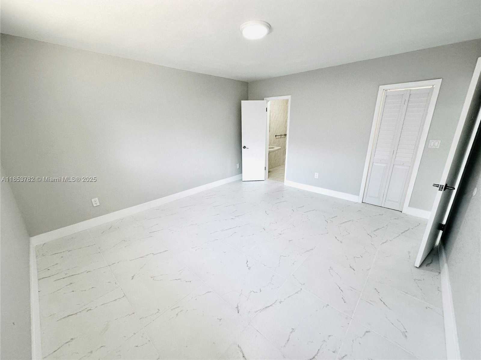 Small Image of 201 SOUTH WEST 40TH AVE, Miami Number 42