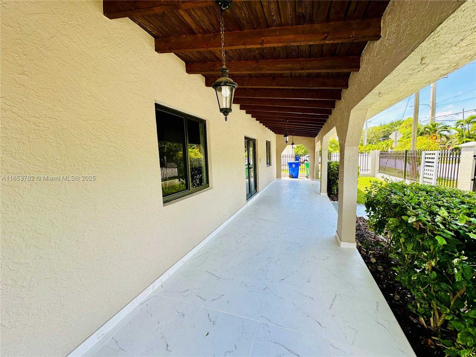 Small Image of 201 SOUTH WEST 40TH AVE, Miami Number 5