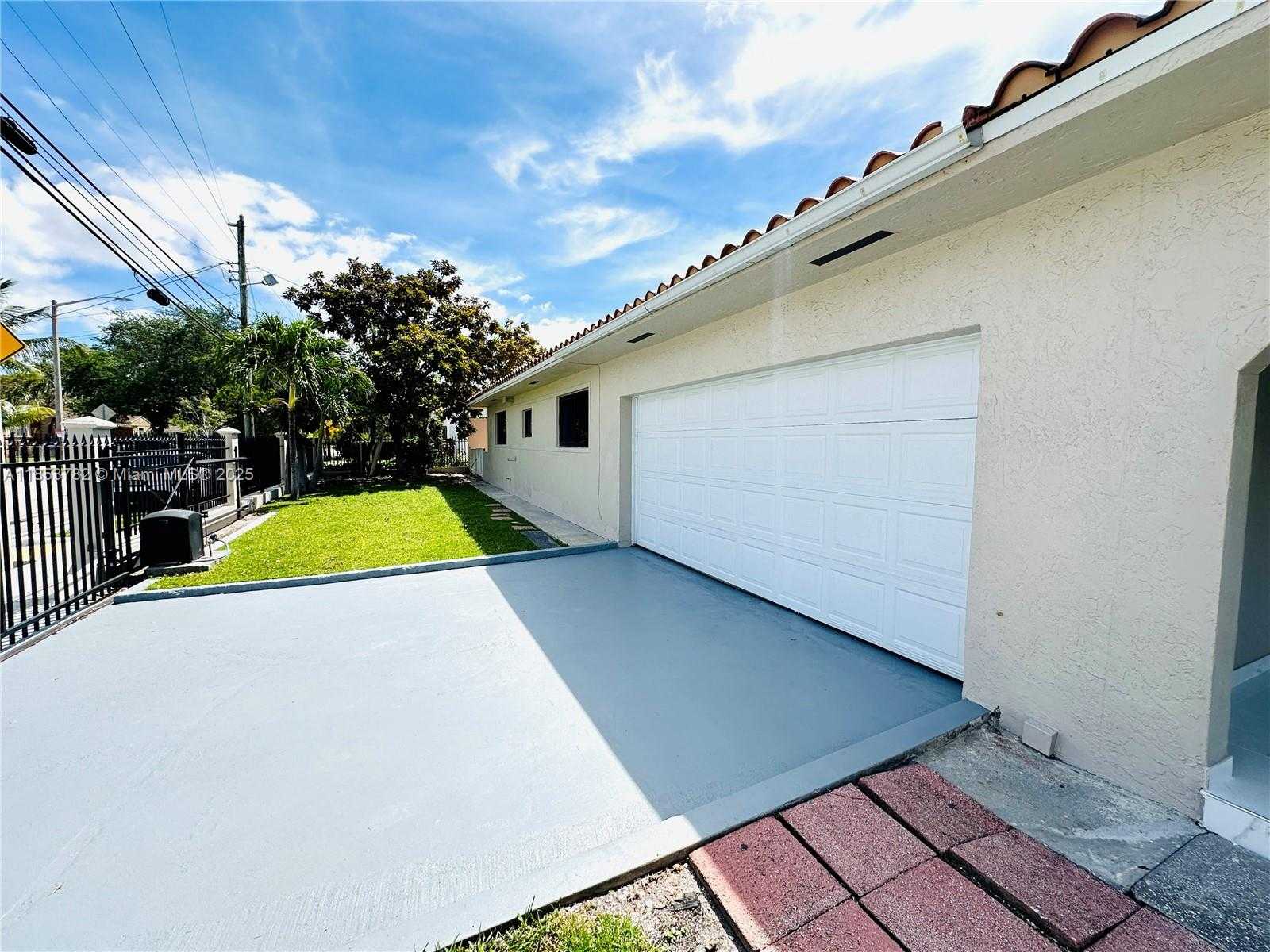 Small Image of 201 SOUTH WEST 40TH AVE, Miami Number 6