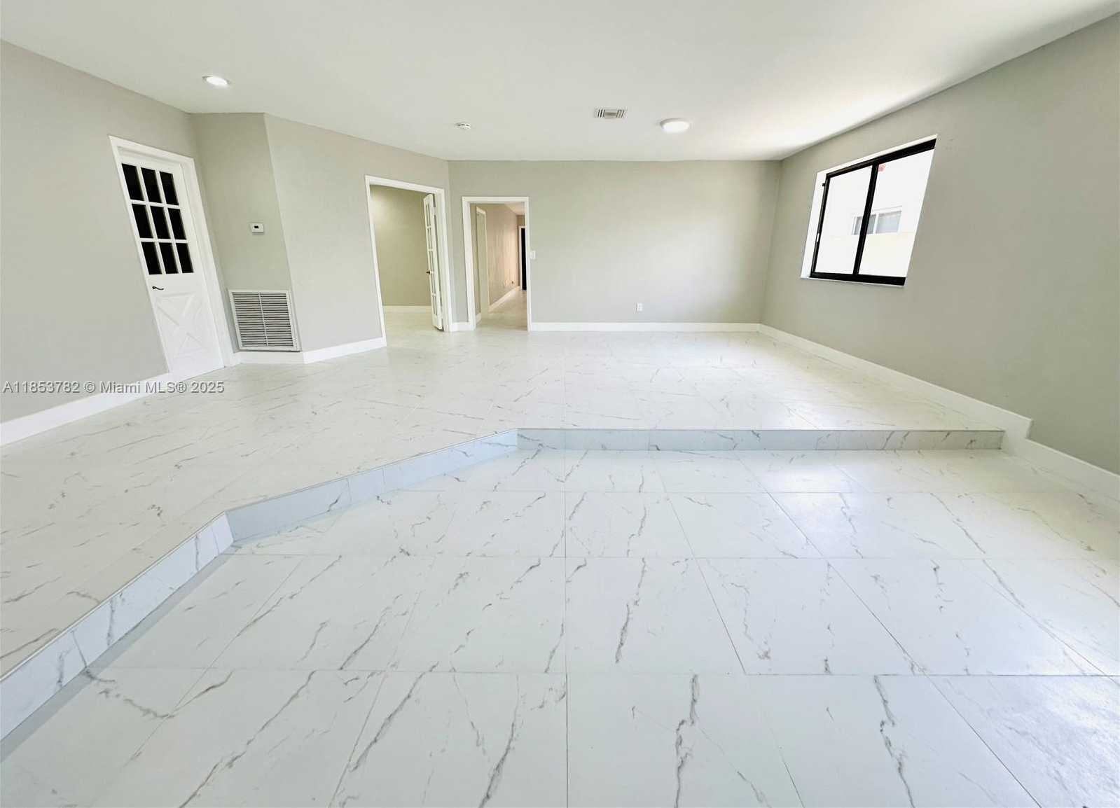 Small Image of 201 SOUTH WEST 40TH AVE, Miami Number 8
