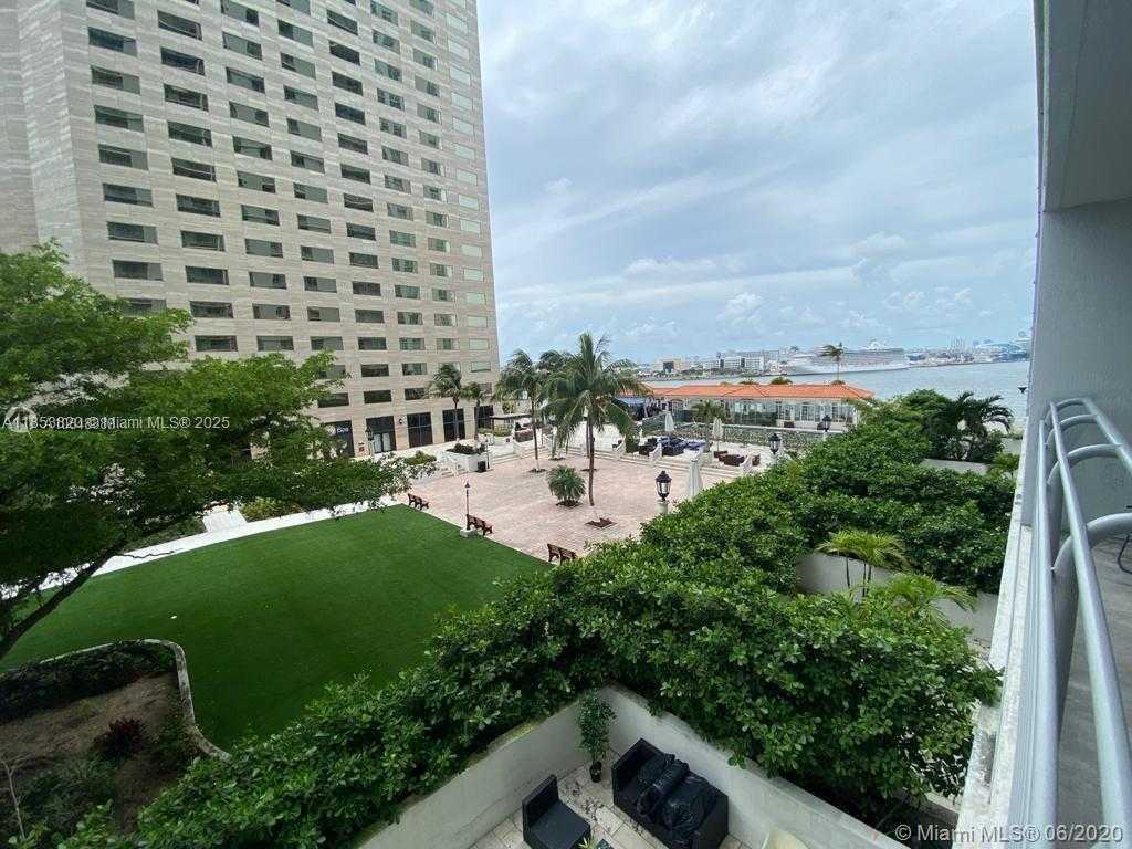 Small Image of 335 Biscayne Blvd, Miami, FL 33132, USA Number 15