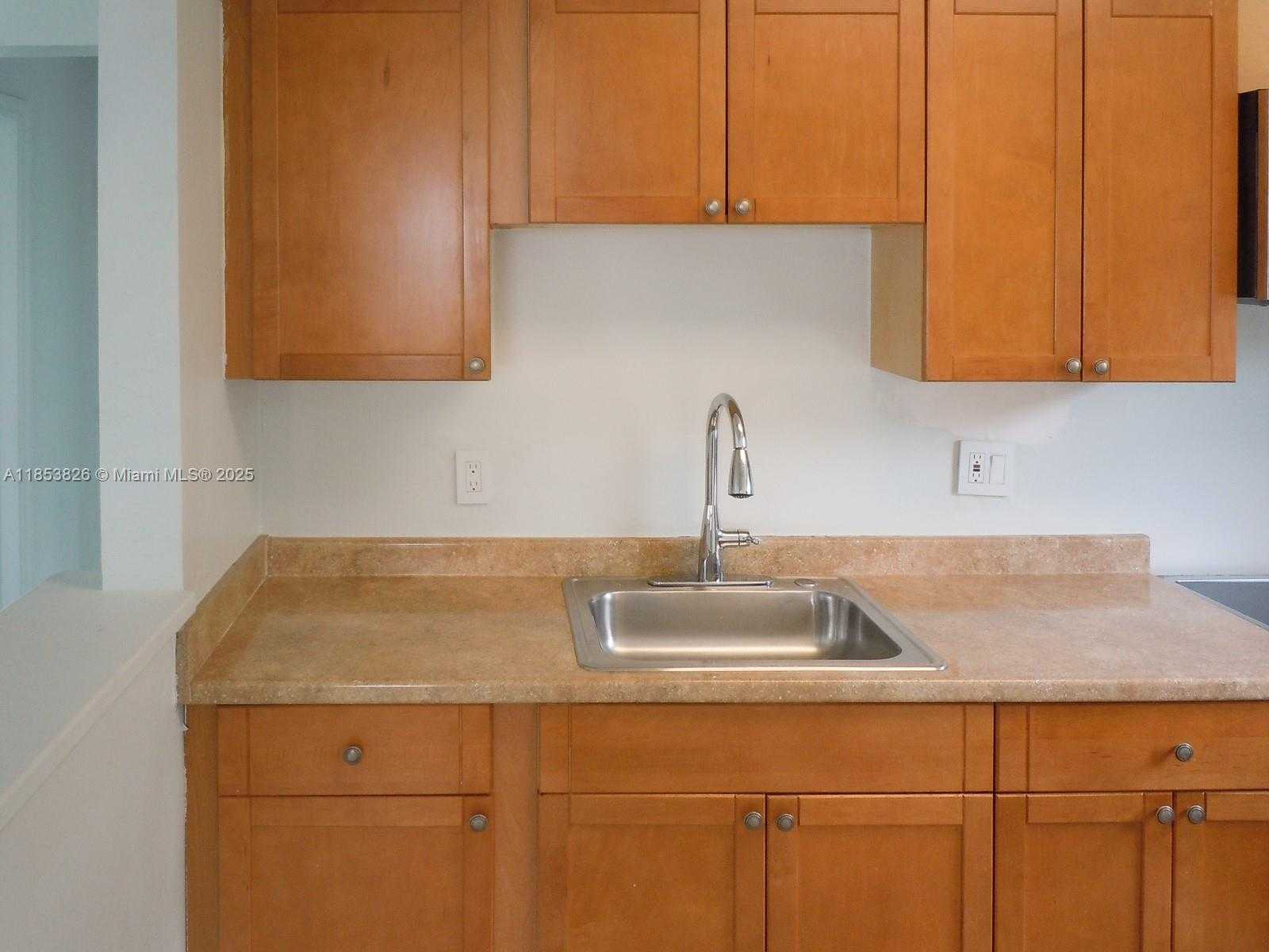 Small Image of 2124 TAYLOR ST #., Hollywood Number 14