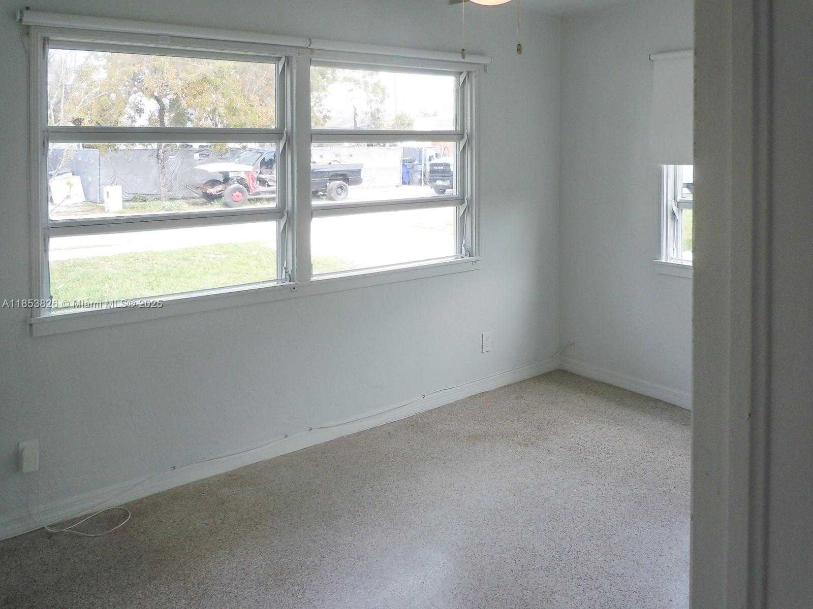Small Image of 2124 TAYLOR ST #., Hollywood Number 15