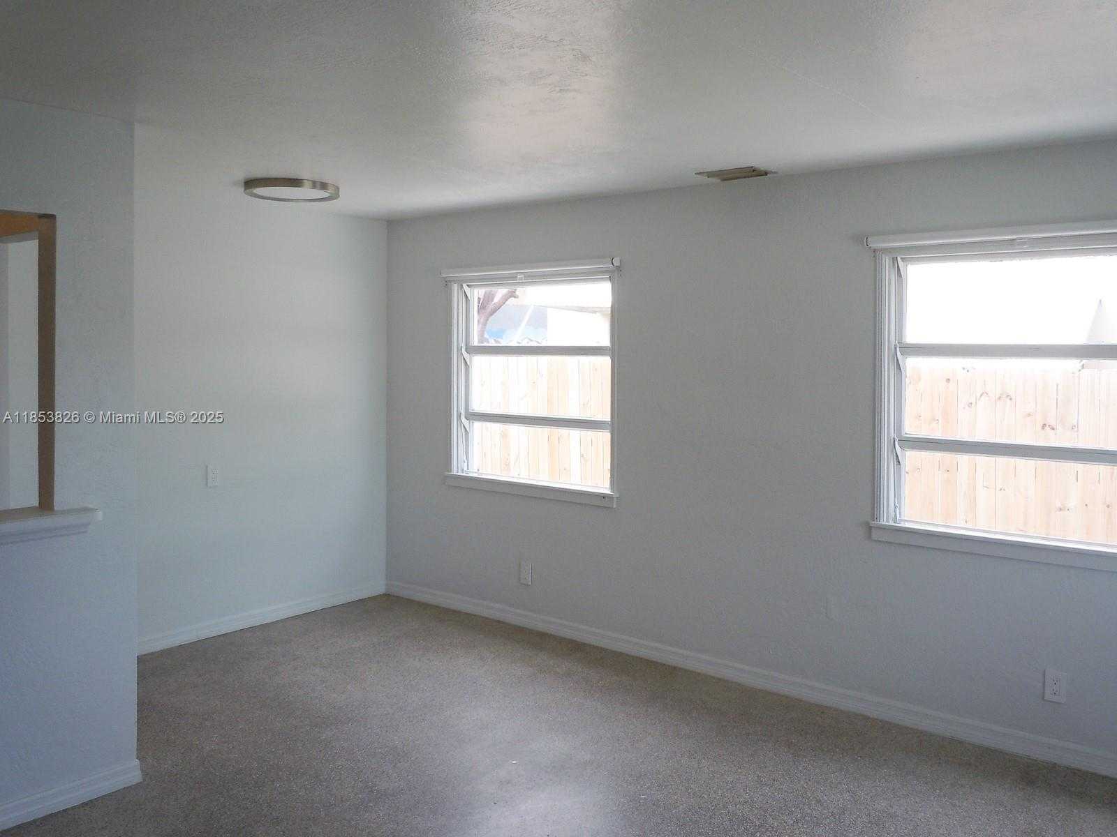 Small Image of 2124 TAYLOR ST #., Hollywood Number 2