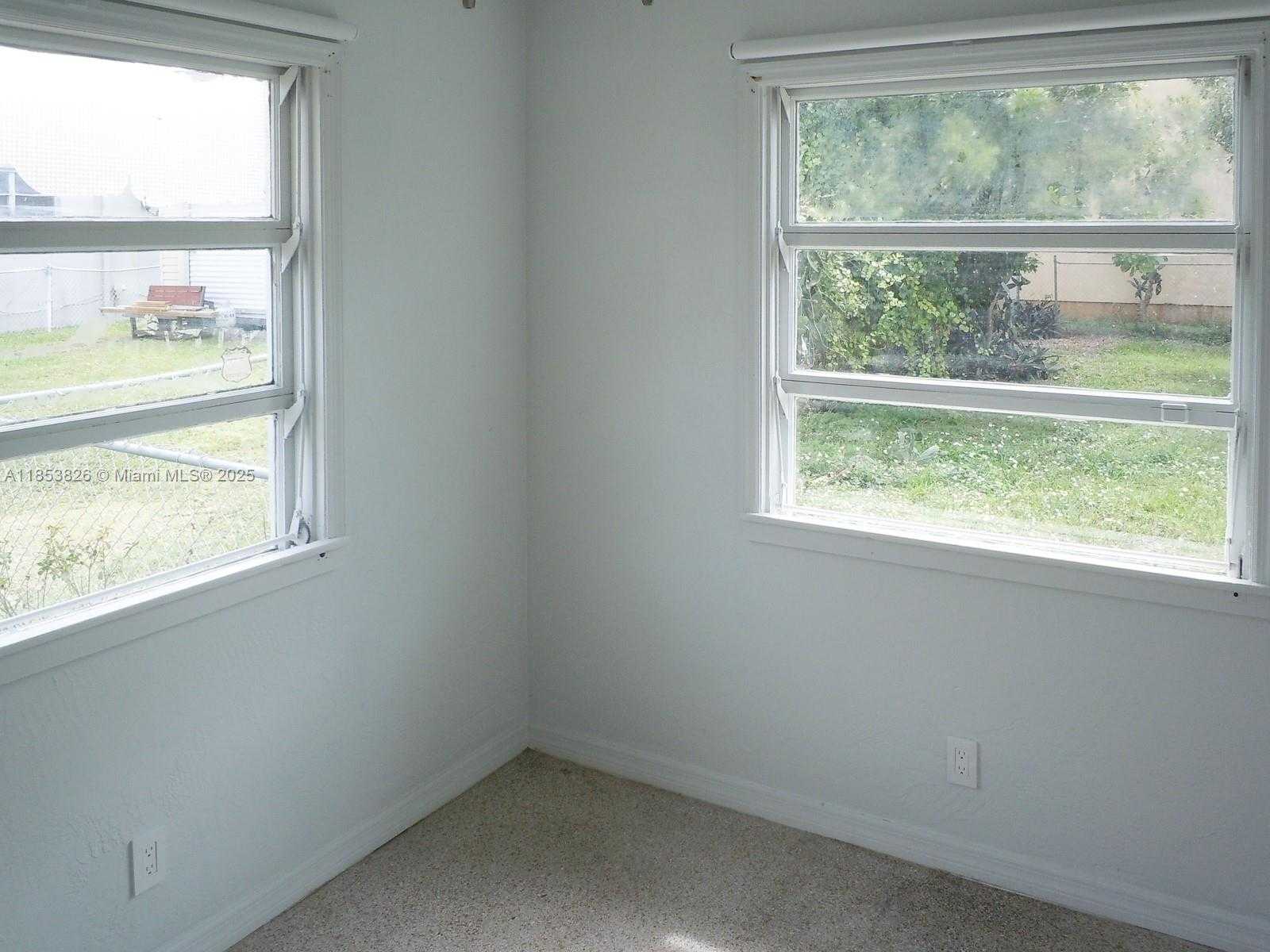 Small Image of 2124 TAYLOR ST #., Hollywood Number 21