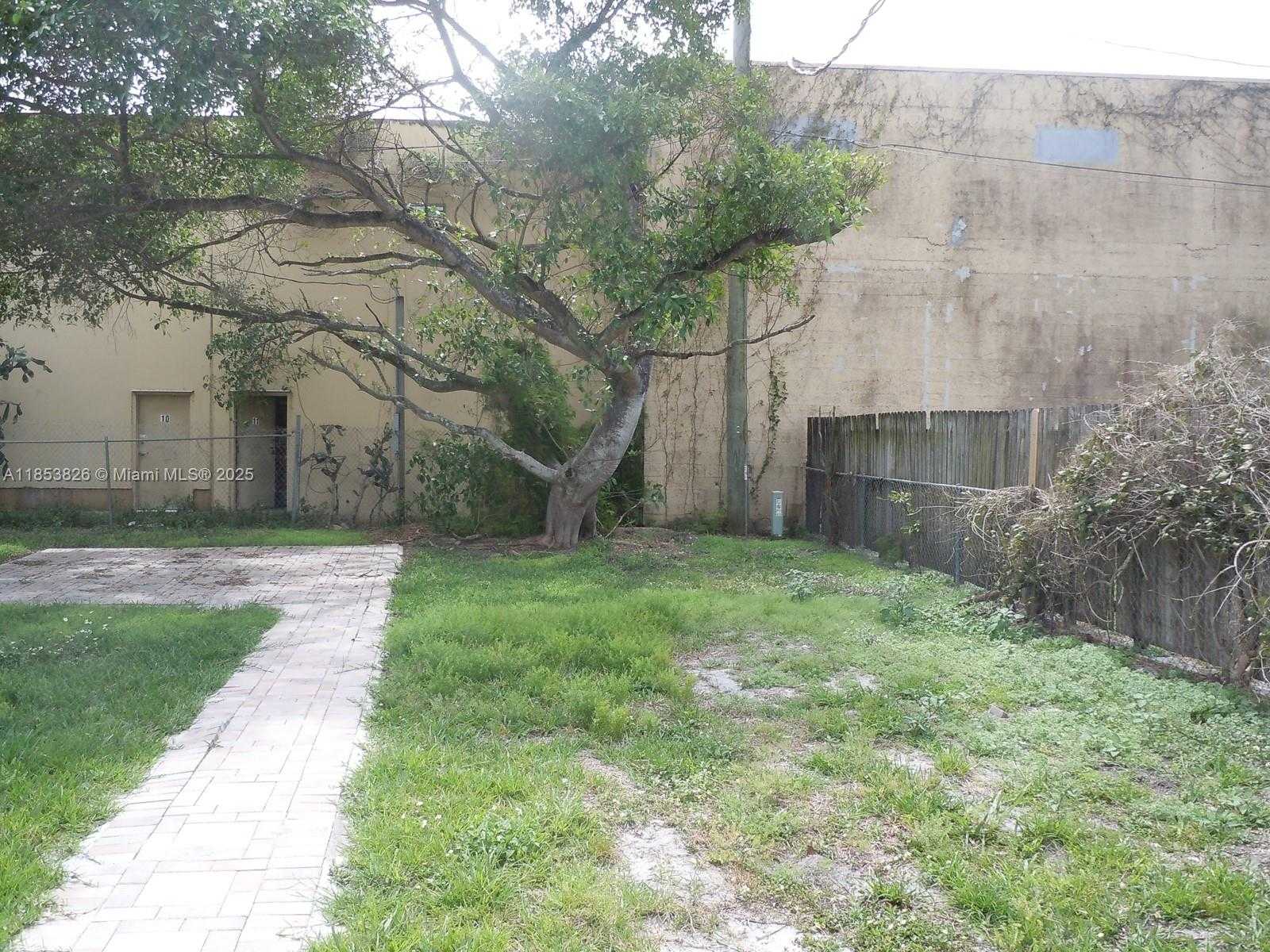 Small Image of 2124 TAYLOR ST #., Hollywood Number 37