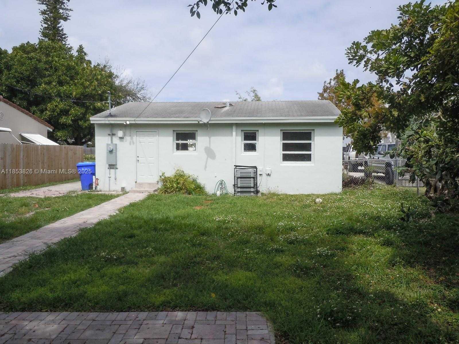 Small Image of 2124 TAYLOR ST #., Hollywood Number 39