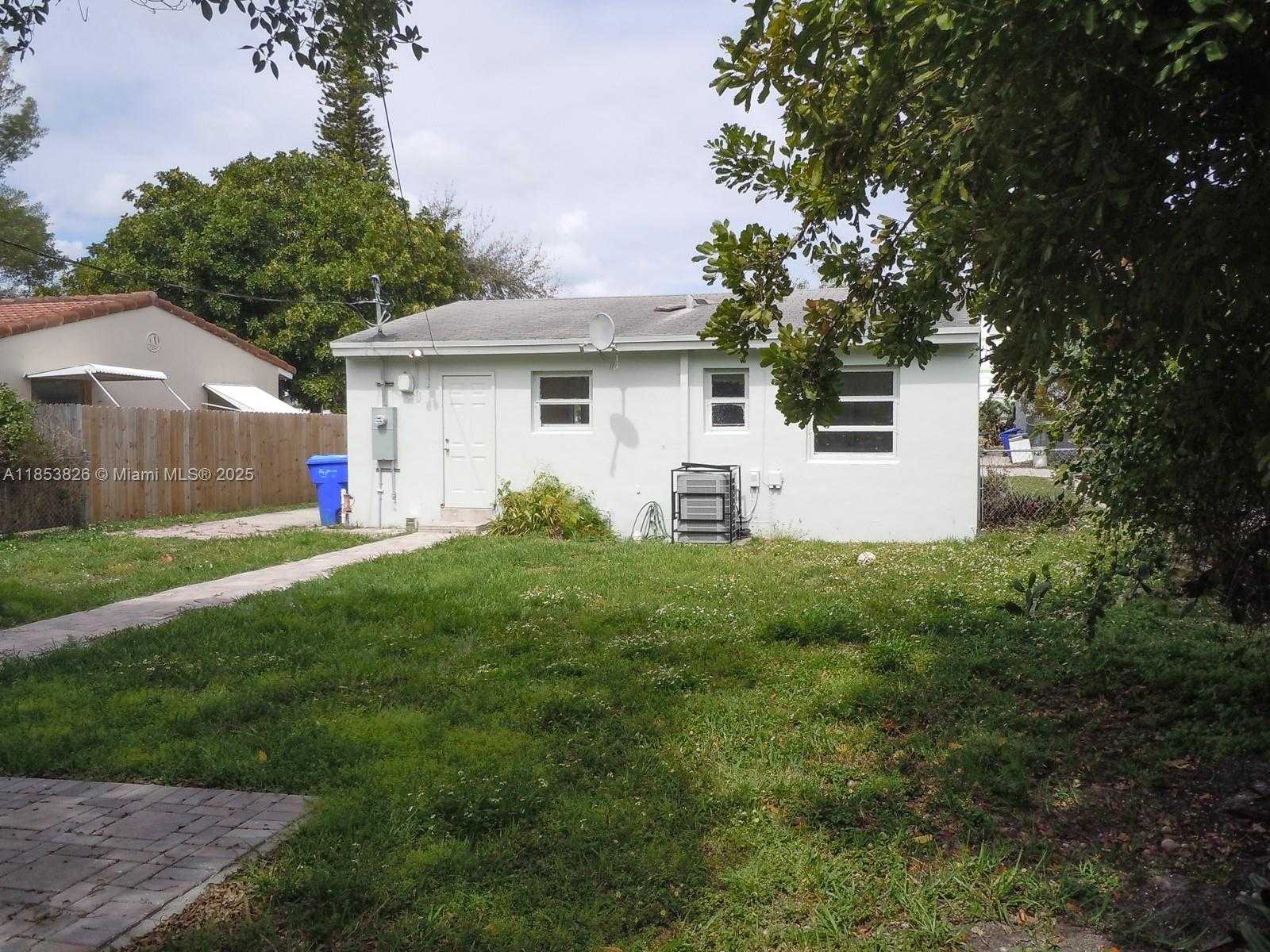 Small Image of 2124 TAYLOR ST #., Hollywood Number 40