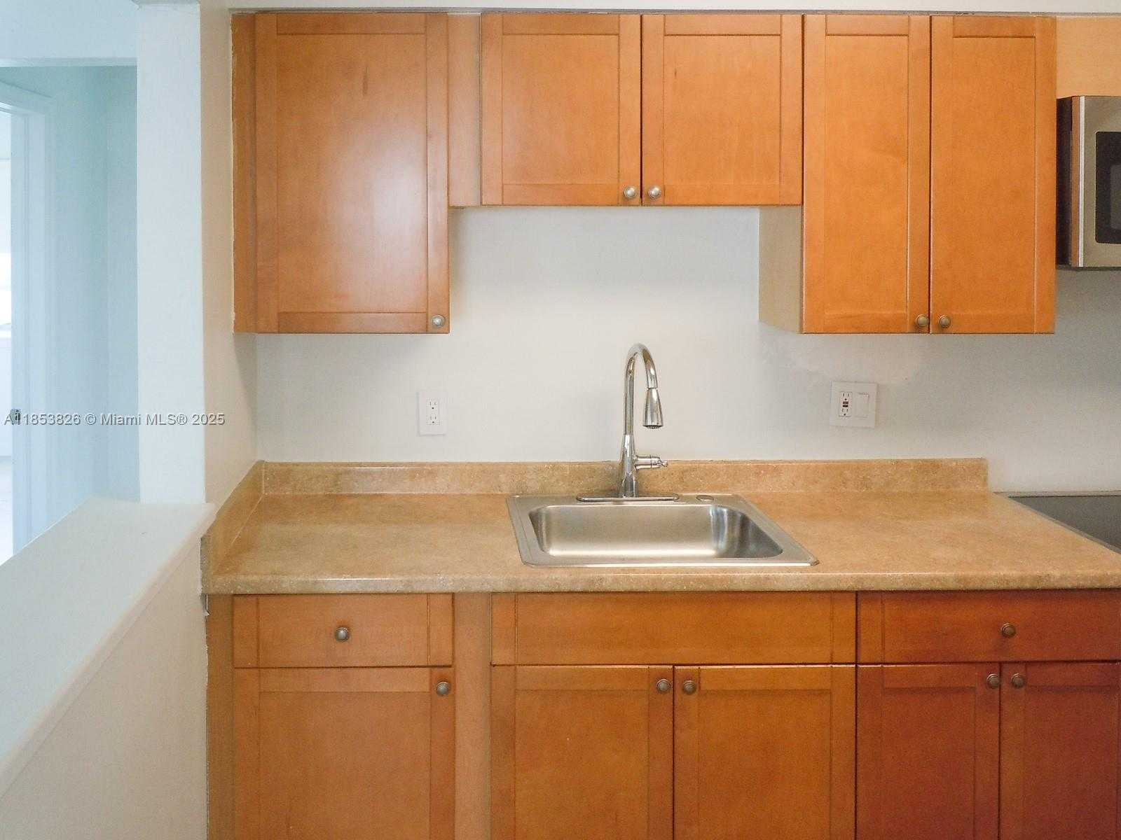 Small Image of 2124 TAYLOR ST #., Hollywood Number 6