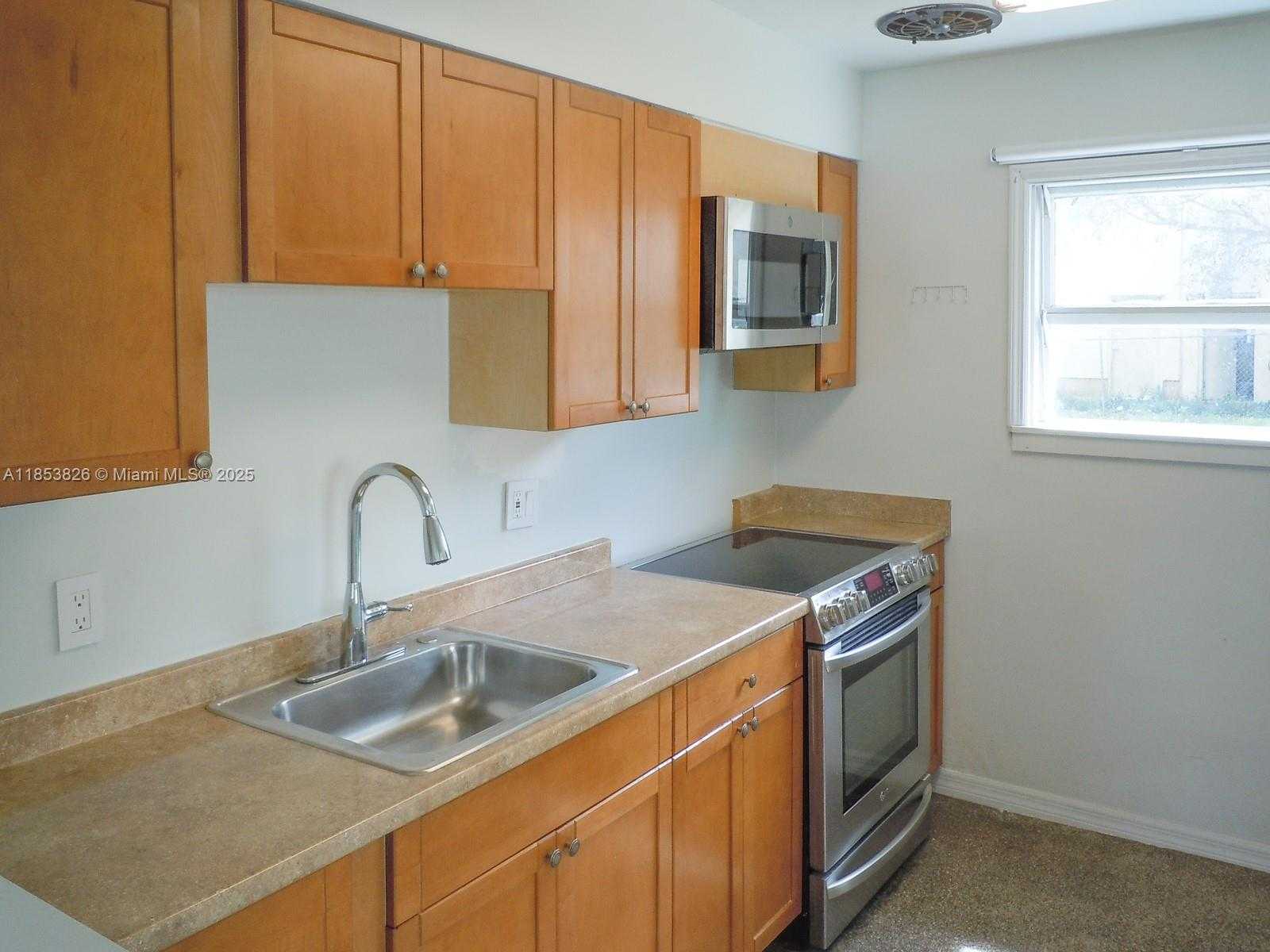 Small Image of 2124 TAYLOR ST #., Hollywood Number 8
