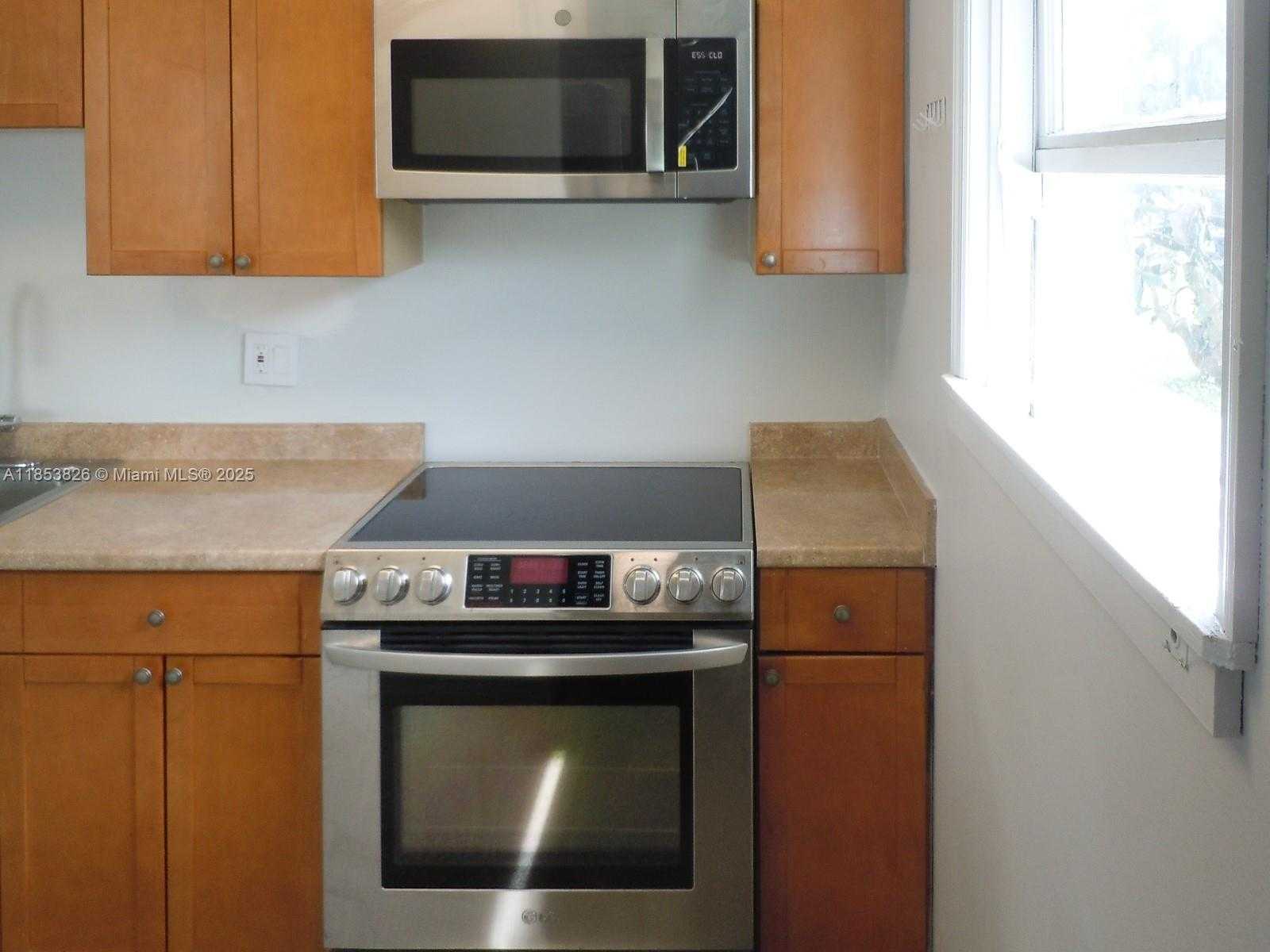 Small Image of 2124 TAYLOR ST #., Hollywood Number 9