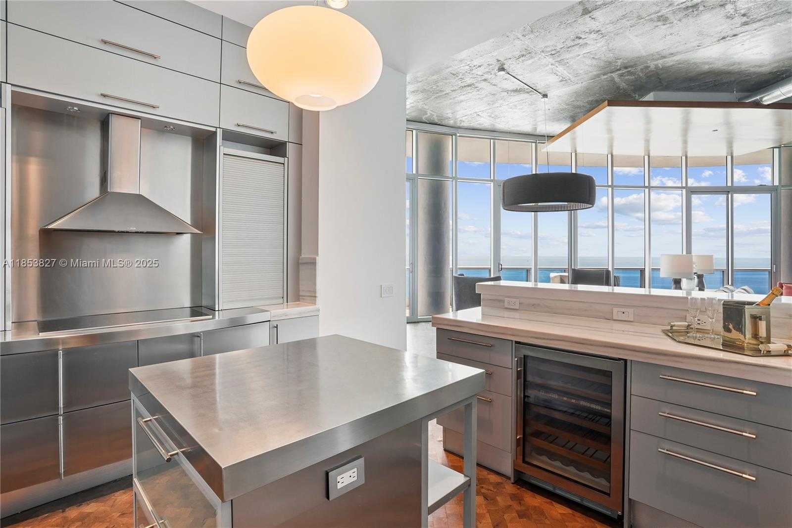 Small Image of 5959 COLLINS AVE #2007, Miami Beach Number 17