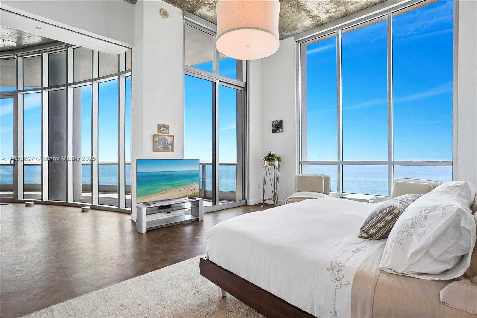 Small Image of 5959 COLLINS AVE #2007, Miami Beach Number 24