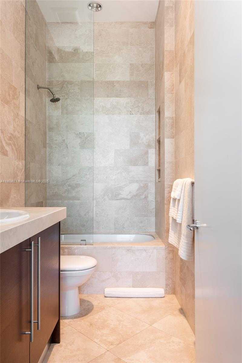 Small Image of 5959 COLLINS AVE #2007, Miami Beach Number 33