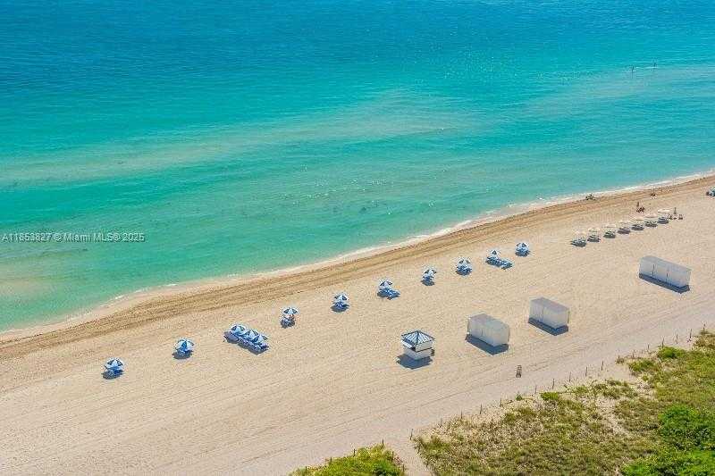Small Image of 5959 COLLINS AVE #2007, Miami Beach Number 36
