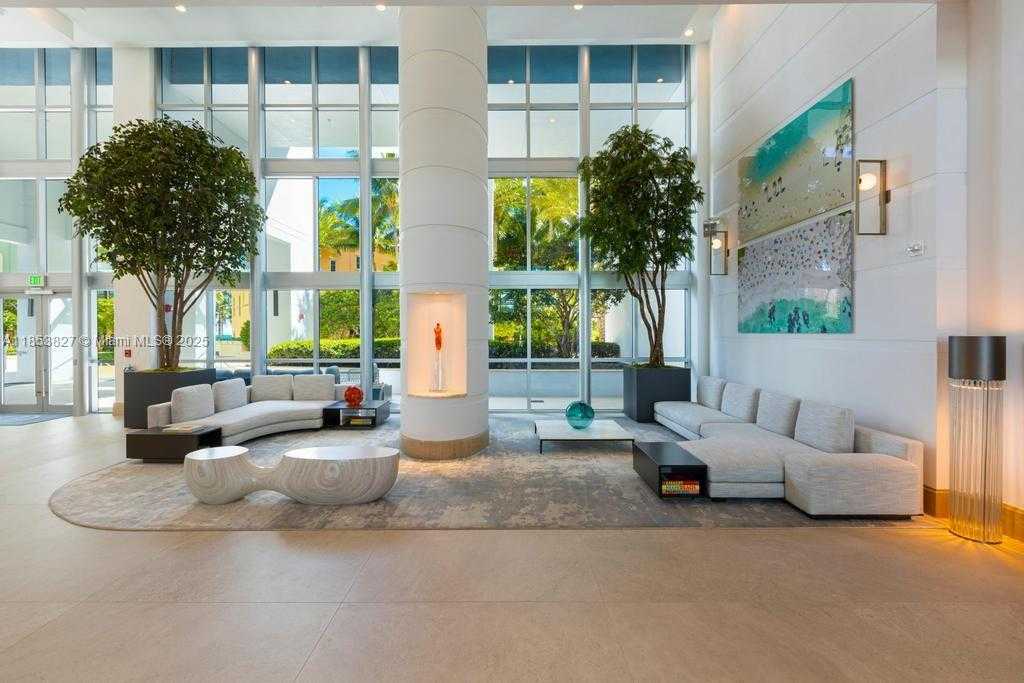 Small Image of 5959 COLLINS AVE #2007, Miami Beach Number 42