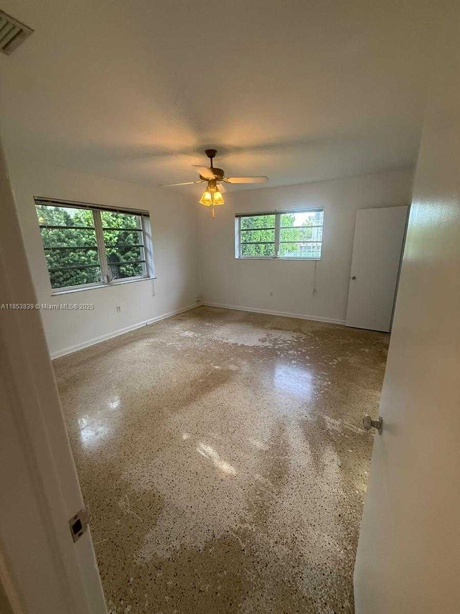 Small Image of 700 SOUTH SHORE DR #700, Miami Beach Number 21