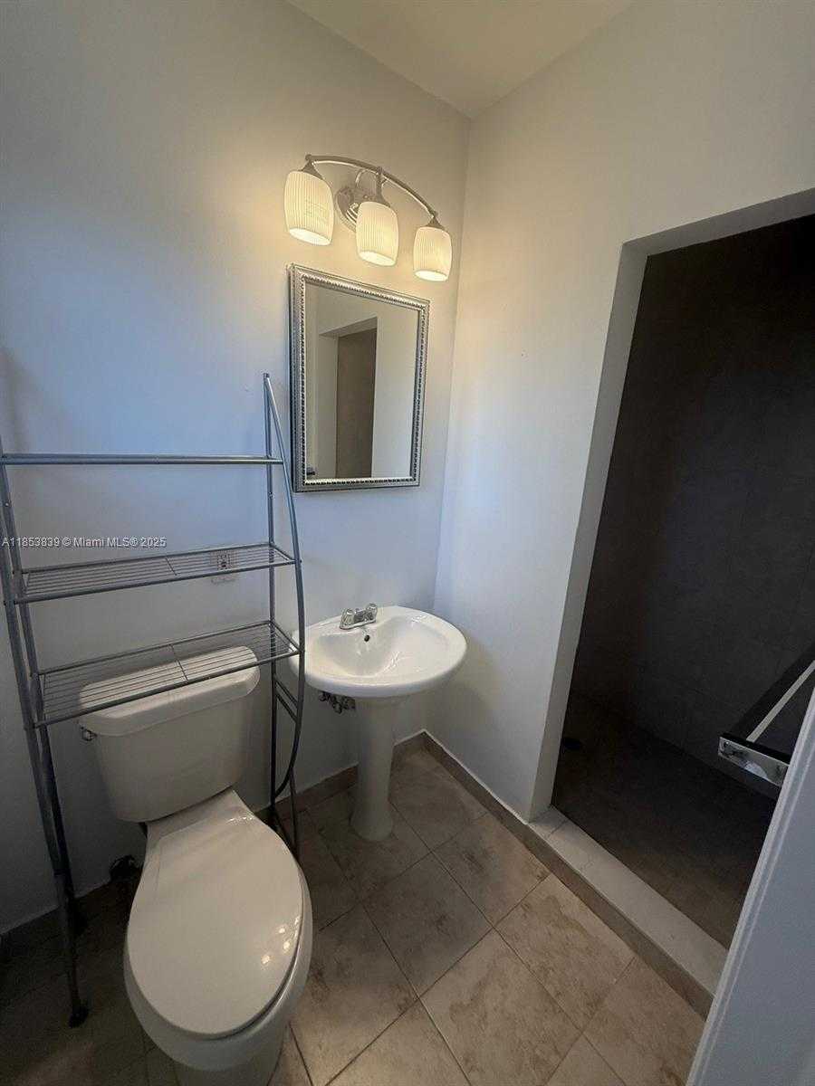 Small Image of 700 SOUTH SHORE DR #700, Miami Beach Number 24