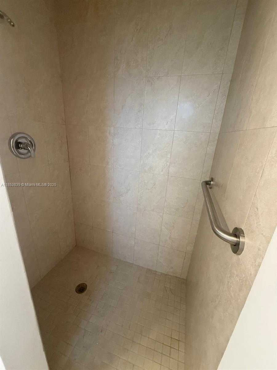 Small Image of 700 SOUTH SHORE DR #700, Miami Beach Number 25