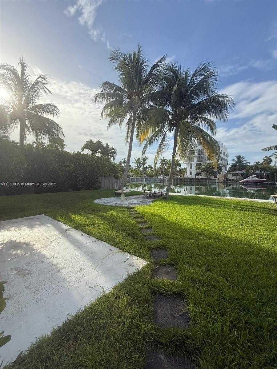 Small Image of 700 SOUTH SHORE DR #700, Miami Beach Number 4