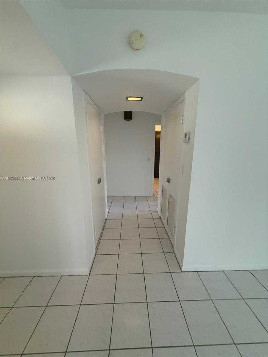 Small Image of 700 SOUTH SHORE DR #700, Miami Beach Number 7