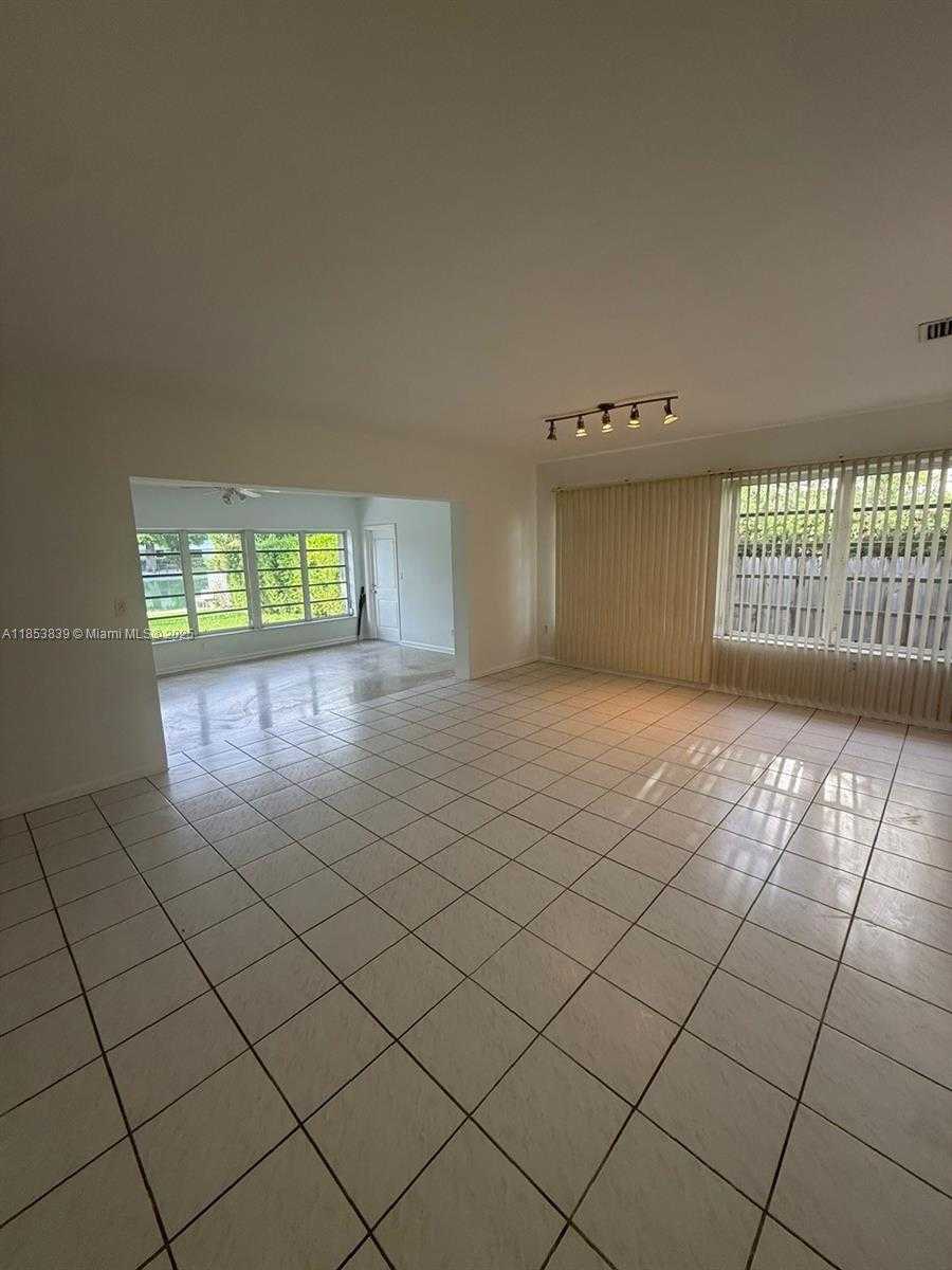 Small Image of 700 SOUTH SHORE DR #700, Miami Beach Number 9