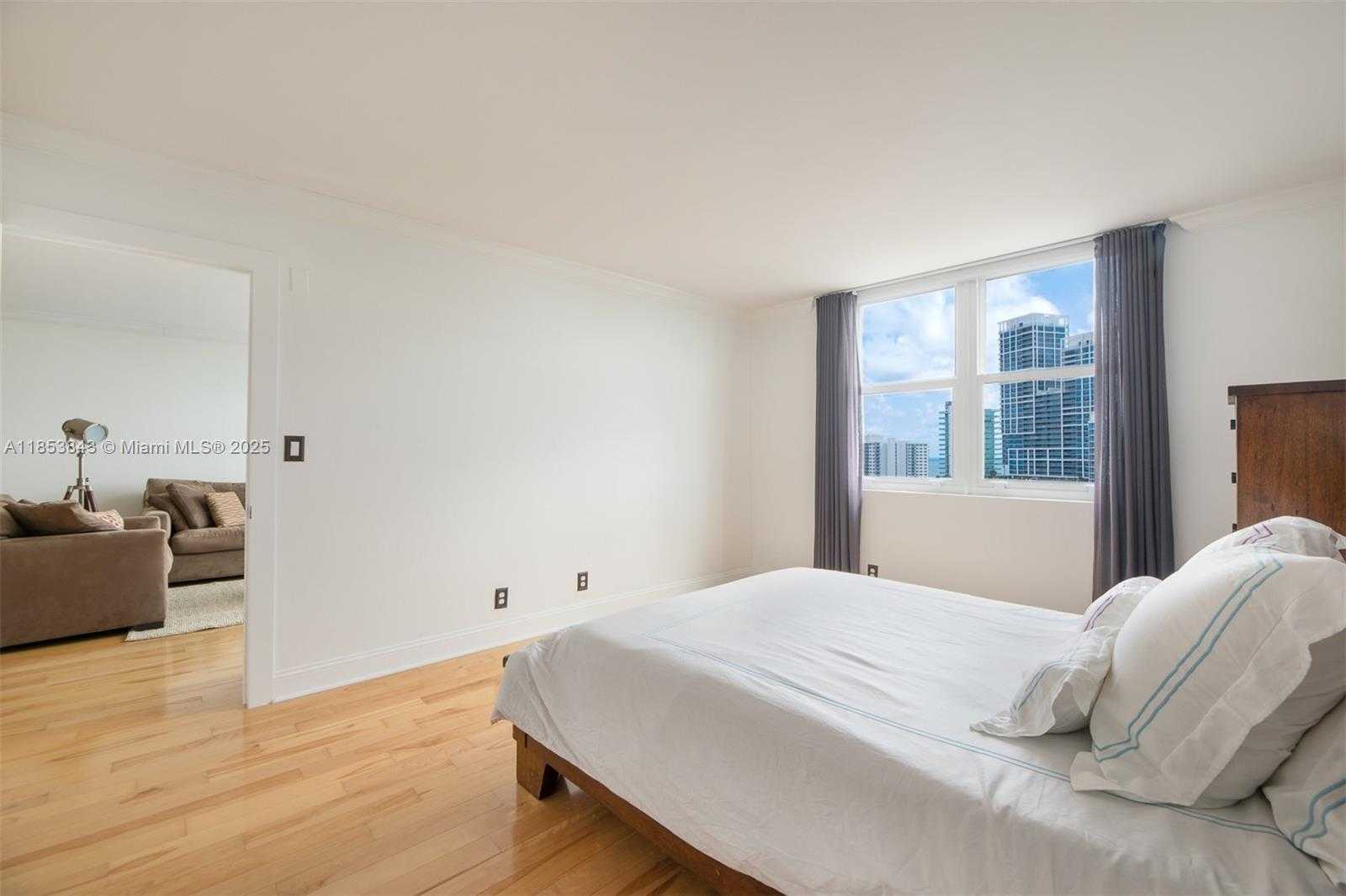 Small Image of 6770 INDIAN CREEK DR #12A, Miami Beach Number 24