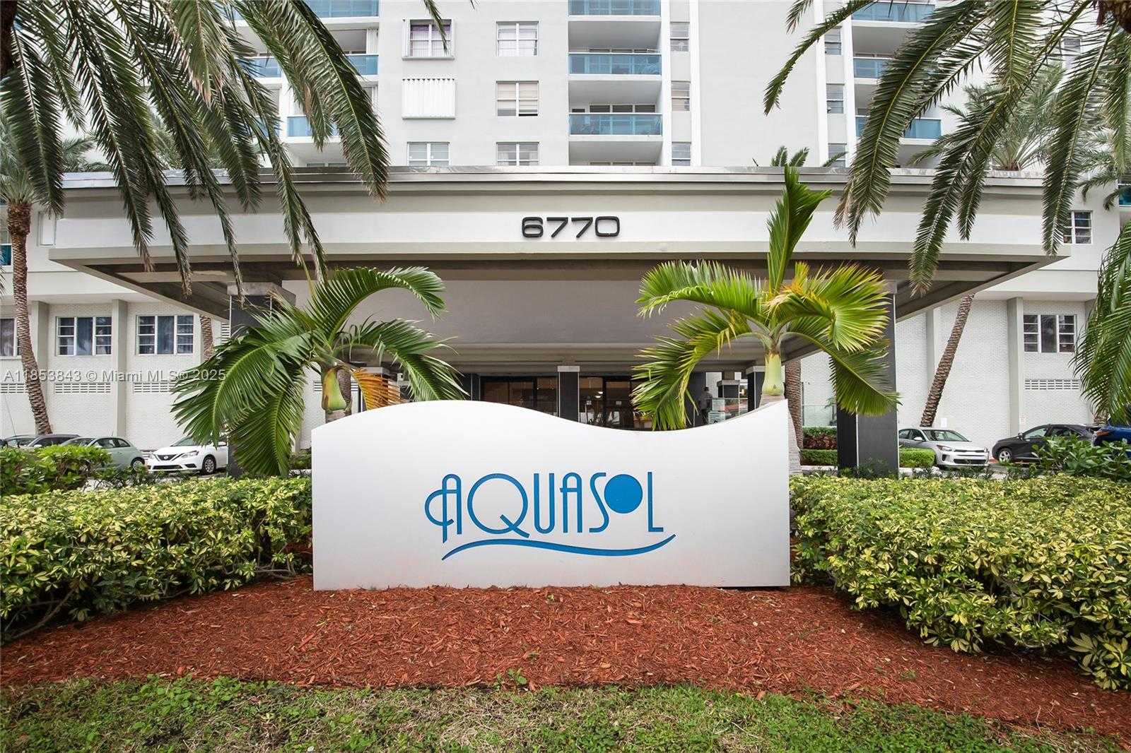 Small Image of 6770 INDIAN CREEK DR #12A, Miami Beach Number 3
