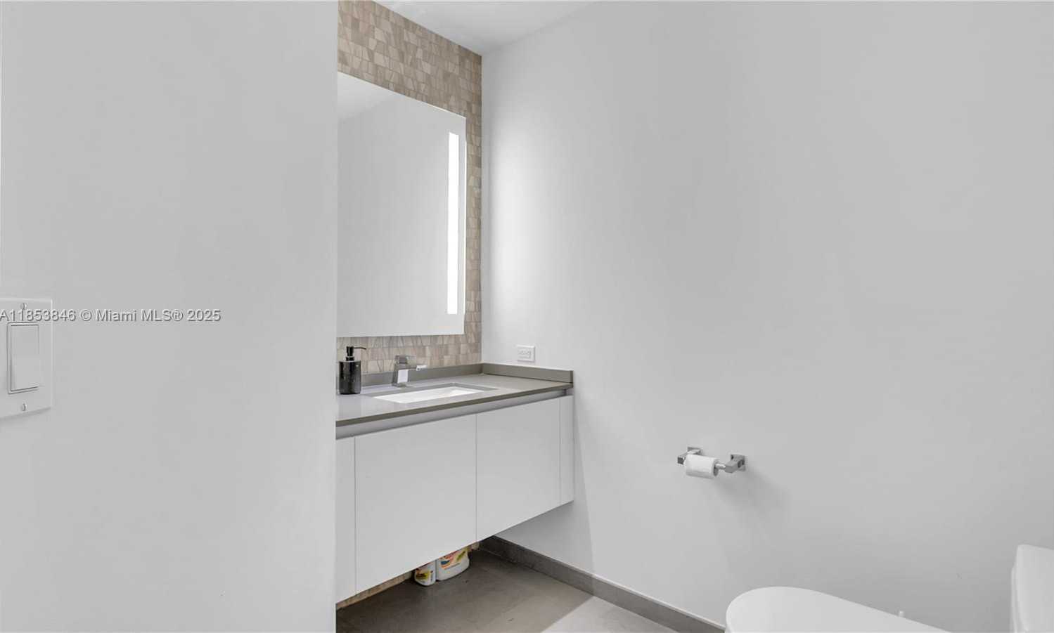 Small Image of 88 SOUTH WEST 7TH ST #2312, Miami Number 20