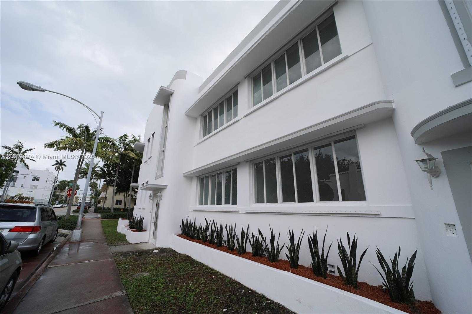 Small Image of 810 7TH ST #208, Miami Beach Number 3
