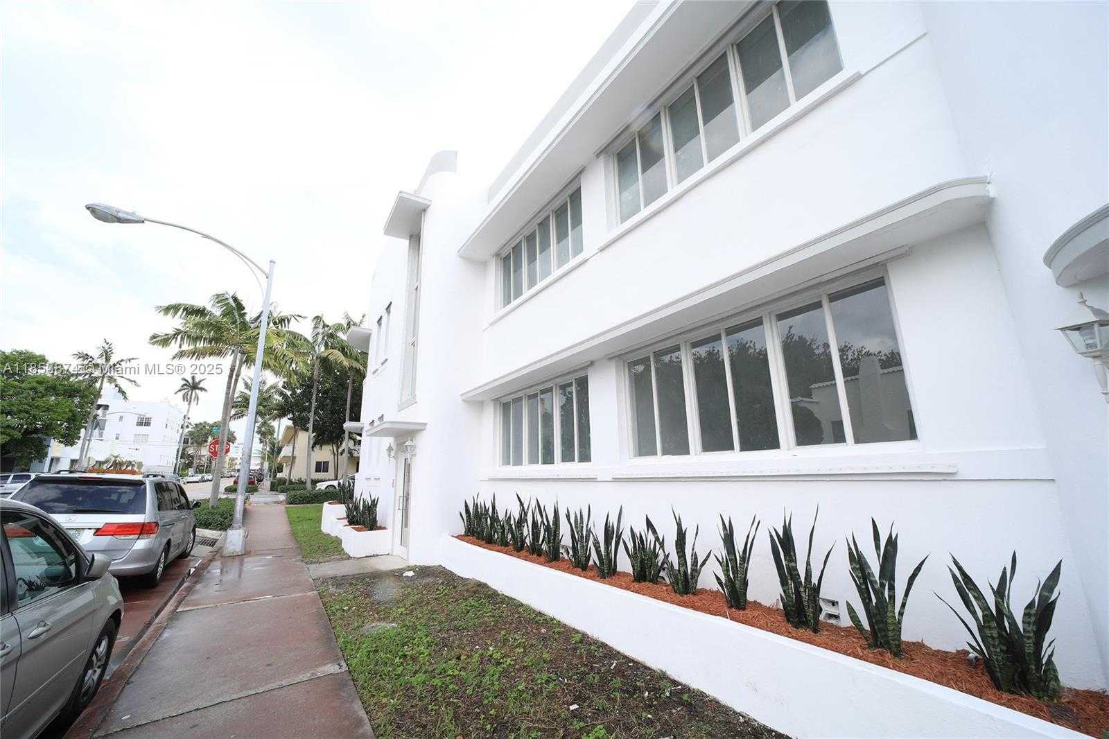 Small Image of 810 7TH ST #208, Miami Beach Number 4