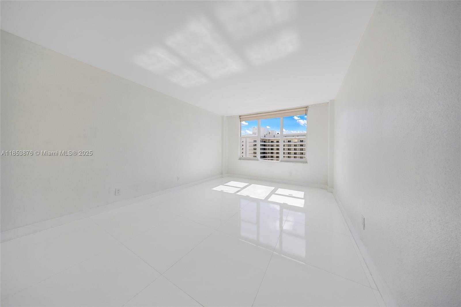 Small Image of 5600 COLLINS AVE #9B, Miami Beach Number 14