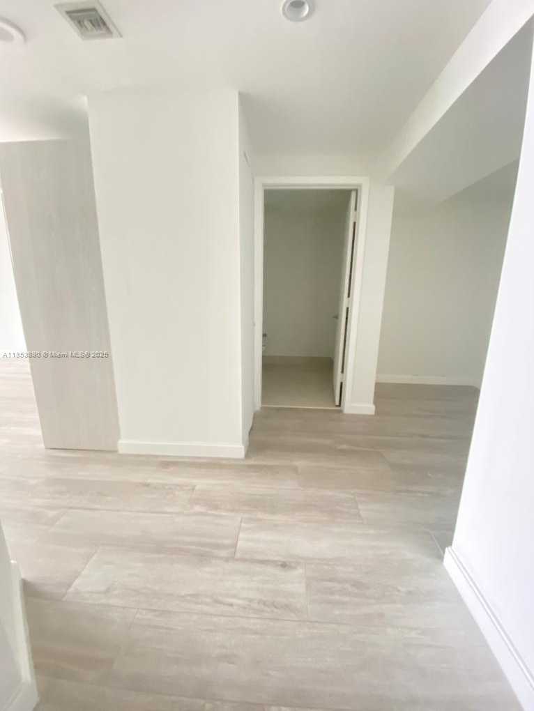 Small Image of 45 SOUTH WEST 9TH ST #2510, Miami Number 21