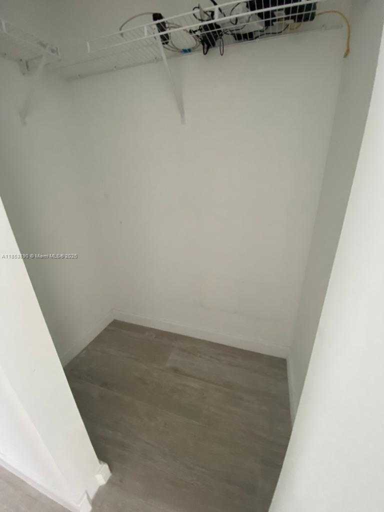 Small Image of 45 SOUTH WEST 9TH ST #2510, Miami Number 30