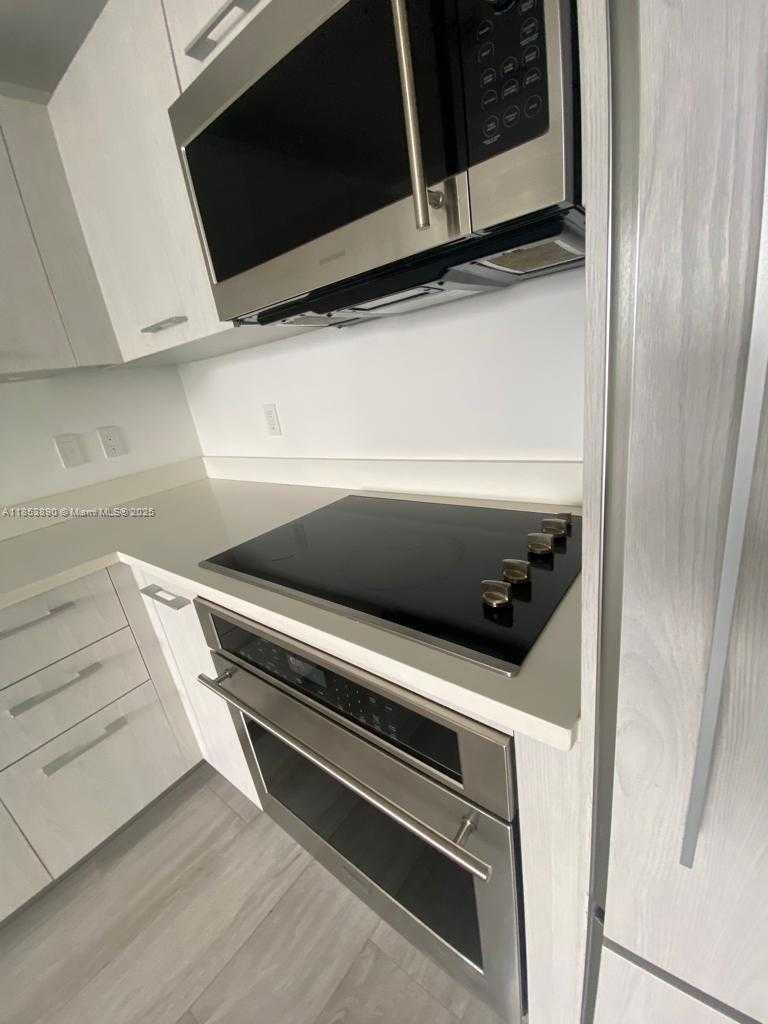 Small Image of 45 SOUTH WEST 9TH ST #2510, Miami Number 33