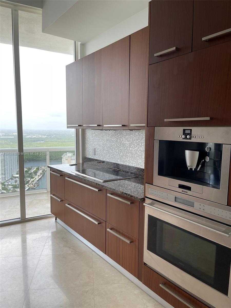 Small Image of 15901 COLLINS AVE #3405, Sunny Isles Beach Number 5