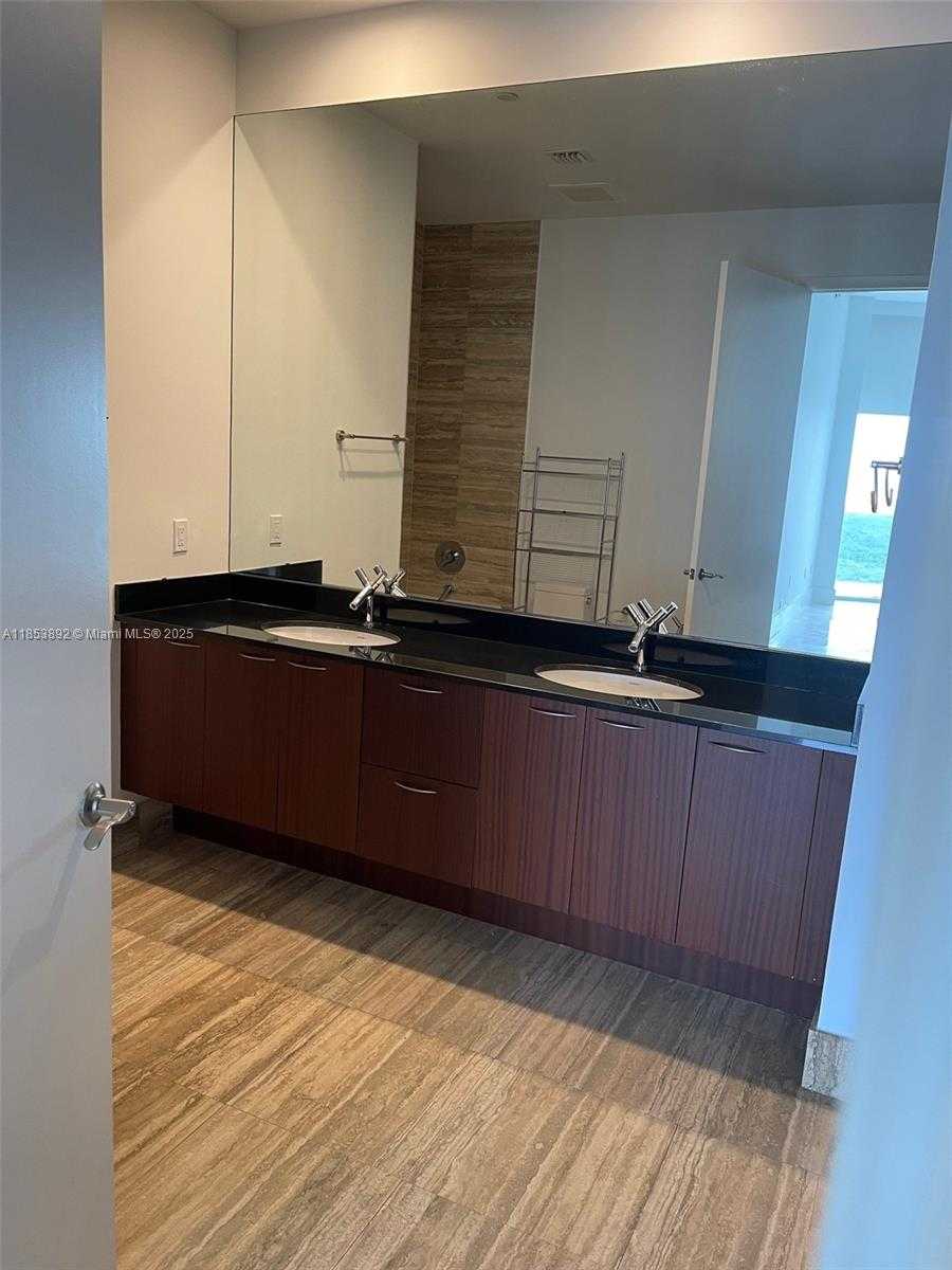 Small Image of 15901 COLLINS AVE #3405, Sunny Isles Beach Number 7