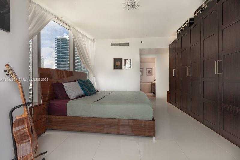 Small Image of 495 BRICKELL AVE #2911, Miami Number 15