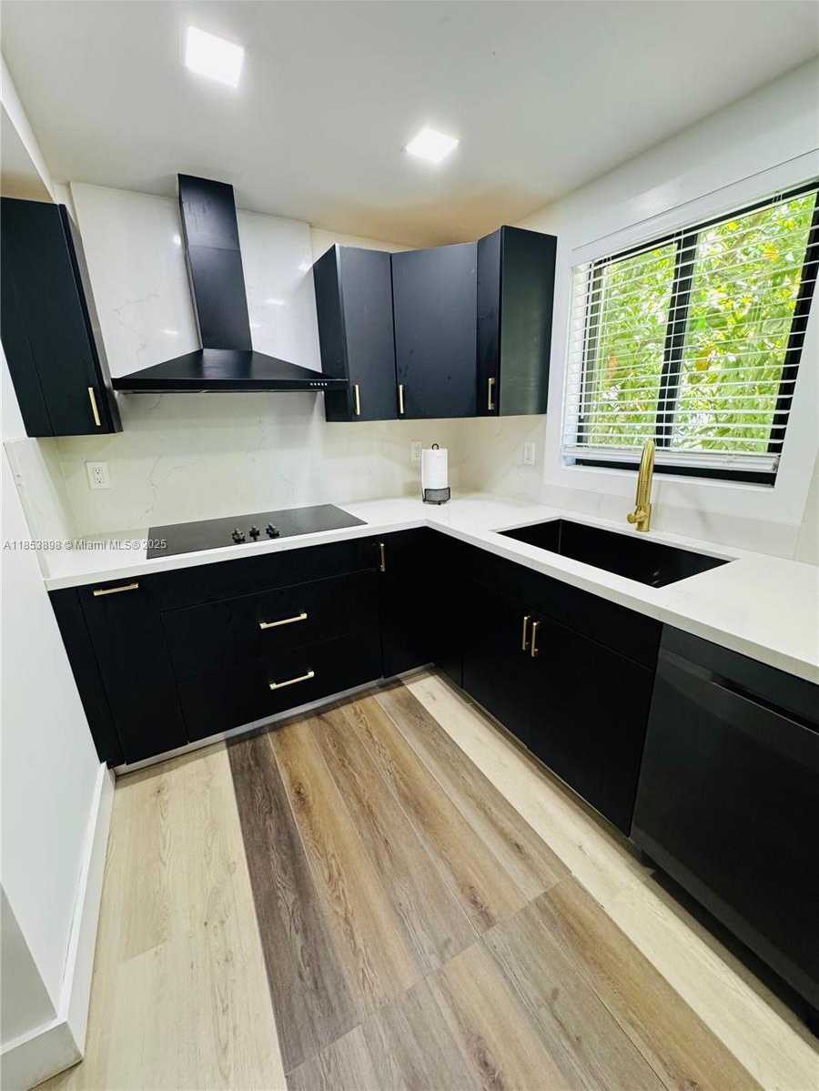 Small Image of 2723 SOUTH WEST 13TH ST, Miami Number 10