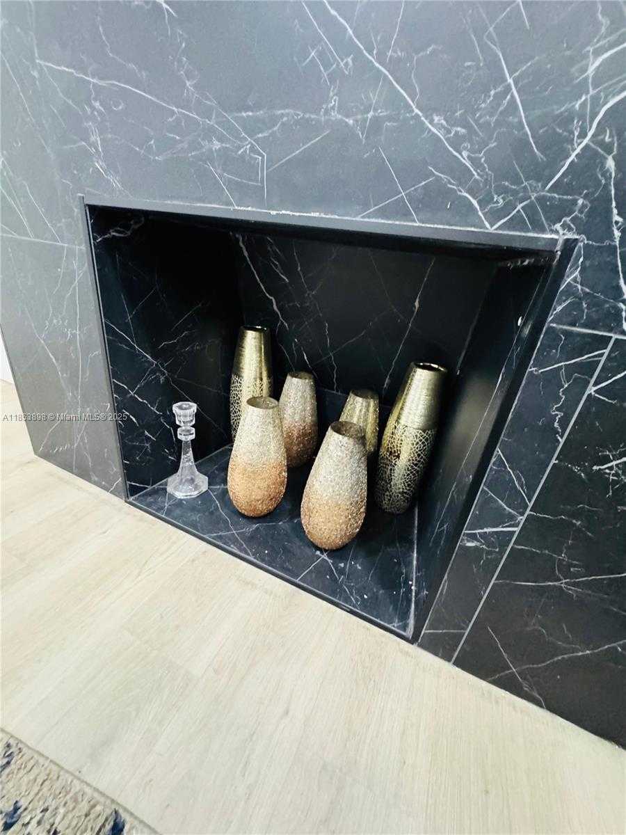 Small Image of 2723 SOUTH WEST 13TH ST, Miami Number 7