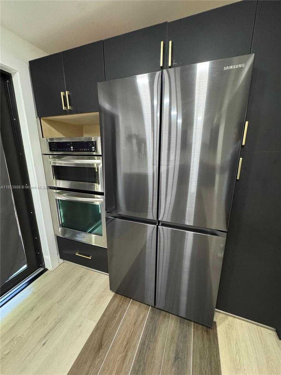Small Image of 2723 SOUTH WEST 13TH ST, Miami Number 9