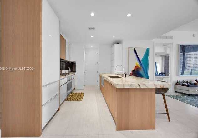Small Image of 2831 SOUTH BAYSHORE DR #702, Miami Number 11