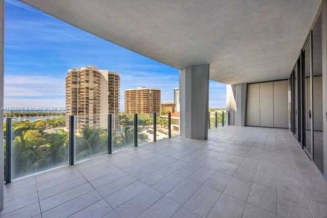 Small Image of 2831 SOUTH BAYSHORE DR #702, Miami Number 22