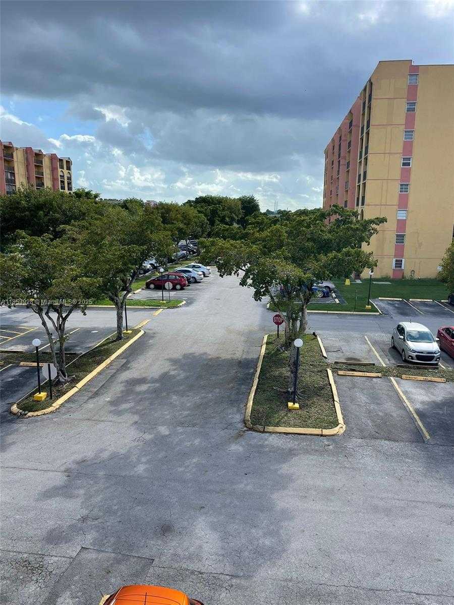 Small Image of 4721 NORTH WEST 7TH ST #305-12, Miami Number 3
