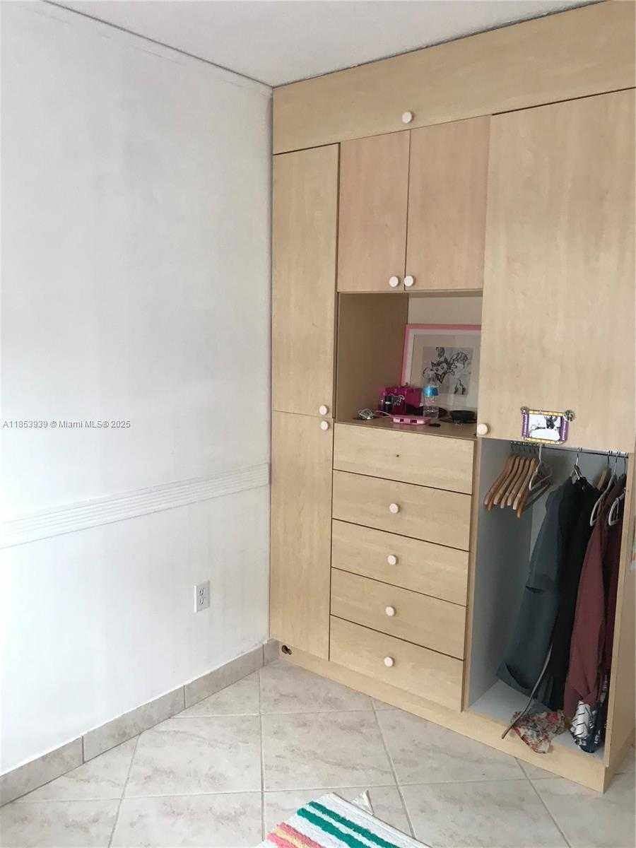 Small Image of 1075 93RD ST #404, Bay Harbor Islands Number 5