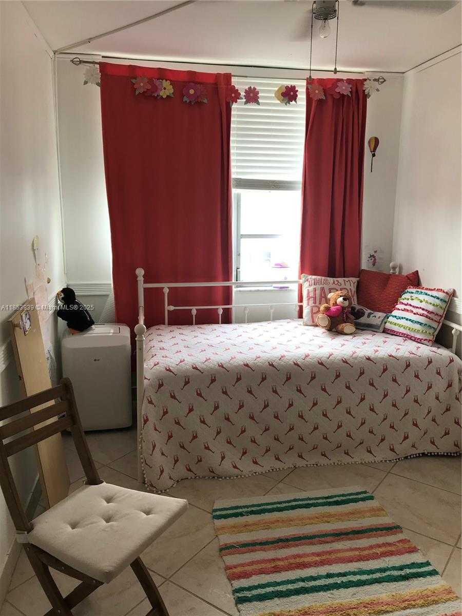 Small Image of 1075 93RD ST #404, Bay Harbor Islands Number 6