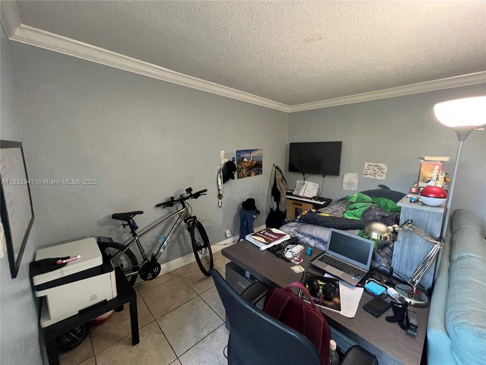 Small Image of 5231 GENEVA WAY #303, Doral Number 13