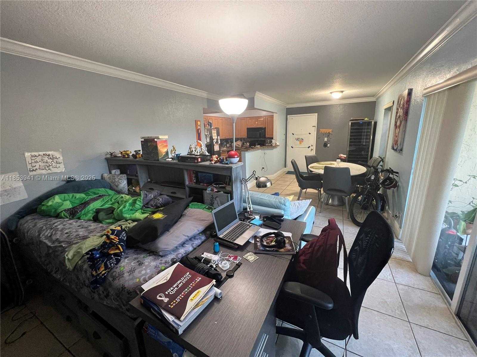 Small Image of 5231 GENEVA WAY #303, Doral Number 15